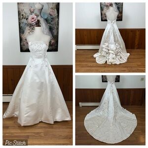 Gorgeous Vintage 90s Exclusive Bridals 2 Tone Wedding Gown!